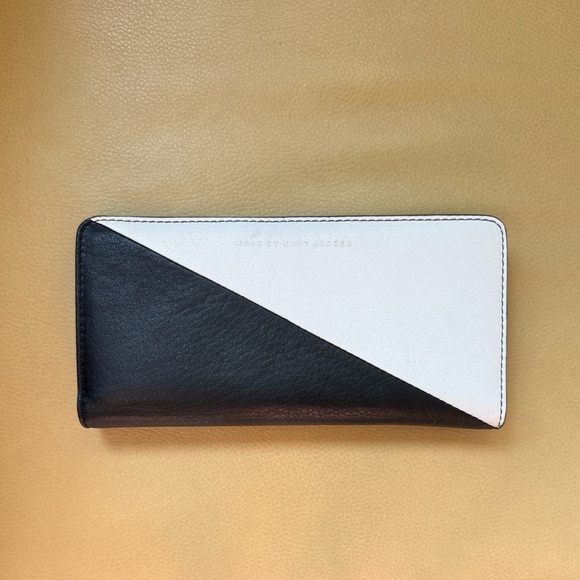 Marc Jacobs Black Leather Wallet